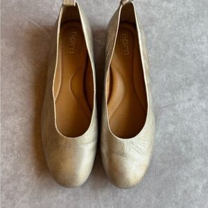 Born Women's Metallic Gold Loafers